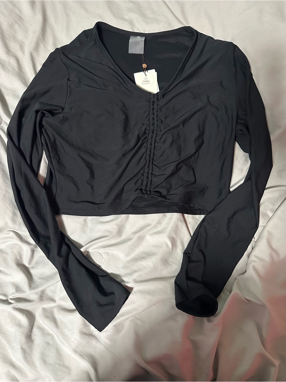 Women’s Black Long-Sleeve Cropped Top